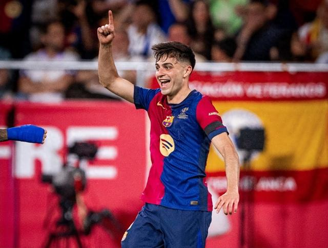 中场核心连续突破防守制造机会