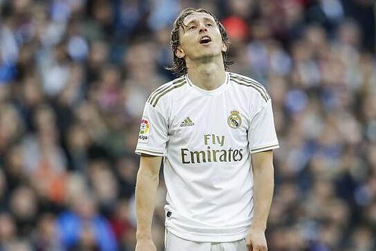 莱万：我经常带伤上场，肋骨骨折也硬撑；不着急决定未来